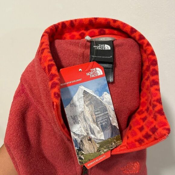 NWT The North Face Women’s Glacier ¼ Zip Fleece Pullover Red Size M Relaxed Fit - Picture 4 of 6